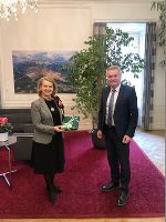 Botschafterin Jolanta Róża Kozłowska mit Landeshauptmann-Stellvertreter Anton Lang. © Land Steiermark; bei Quellenangabe honorarfrei Botschafterin Jolanta Róża Kozłowska mit Landeshauptmann-Stellvertreter Anton Lang.