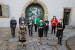Setzen sich gemeinsam gegen Gewalt an Frauen ein: Helga Kügerl (FPÖ), Robert Reif (NEOS), Doris Kampus (SPÖ), Veronika Nitsche (GRÜNE), Maria Skazel (ÖVP), Manuela Khom (ÖVP), Claudia Klimt-Weithaler (KPÖ), Helga Ahrer (SPÖ), Juliane Bogner-Strauß (ÖVP) © Foto: Erwin Scheriau; bei Quellenangabe honorarfrei