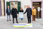 Abteilungsleiter Johann Wiedner (Land Steiermark, Wasserwirtschaft), Bgm. Johann Schirnhofer, Projektpartner Victoria Allmer (Klima- und Energiemodellregion Naturpark Pöllauer Tal), LR Hans Seitinger und Obmann Franz Grabenhofer (Naturpark Pöllauertal) (v.l.) bei der Überreichung der Sieger-Plakette und Urkunde. © Land Steiermark/Streibl; Nutzung bei Quellenangabe honorarfrei Abteilungsleiter Johann Wiedner (Land Steiermark, Wasserwirtschaft), Bgm. Johann Schirnhofer, Projektpartner Victoria Allmer (Klima- und Energiemodellregion Naturpark Pöllauer Tal), LR Hans Seitinger und Obmann Franz Grabenhofer (Naturpark Pöllauertal) (v.l.) bei der Überreichung der Sieger-Plakette und Urkunde.