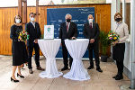 Landeshauptmann Hermann Schützenhöfer (3.v.l) gratulierte Prokuristin Eva Gferrer (l.) und Geschäftsführer Michael Stark (2.v.l.) im Beisein von Generaldirektor Martin Schaller und Vorstandsdirektorin Ariane Pfleger zur Verleihung des Landeswappens. © Lebzelter Photography; bei Quelleangabe honorarfrei Landeshauptmann Hermann Schützenhöfer (3.v.l) gratulierte Prokuristin Eva Gferrer (l.) und Geschäftsführer Michael Stark (2.v.l.) im Beisein von Generaldirektor Martin Schaller und Vorstandsdirektorin Ariane Pfleger zur Verleihung des Landeswappens.
