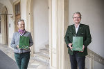 Kuluturlandesrat Christopher Drexler und Volkskultur Steiermark-Geschäftsführerin Monika Primas präsentieren den Tätigkeitsbericht "Wir leben Steiermark! Zahlen.Daten.Fakten 2020". © Foto Fischer; bei Quellenangabe honorarfrei Kuluturlandesrat Christopher Drexler und Volkskultur Steiermark-Geschäftsführerin Monika Primas präsentieren den Tätigkeitsbericht "Wir leben Steiermark! Zahlen.Daten.Fakten 2020". © Foto Fischer; bei Quellenangabe honorarfrei