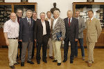 Von links: Bgm. Siegfried Gallhofer (Radmer), Bgm. Ing. Ewald Uresch (Wildalpen), Be-zirkshauptmann (Leoben) Dr. Walter Kreutzwiesner, Peter Cmager (Geschäftsführer Verein Steiri-sche Eisenstraße), Albin Zwanz (Obmann Verein Steirische Eisenstraße), Günter Speer (Bgm. a.D. Vordernberg u. Vorstandsmitglied Verein Steirische Eisenstraße), Univ.-Prof. DDr. Peter Schachner-Blazizek, Bgm. Dr. Matthias Konrad (Leoben), Bgm. Walter Hubner (Vordernberg), Dr. Wolfgang Muchitsch (Vorstandsmitglied Verein Steirische Eisenstraße); Foto: Niki Lackner (Landesmuseum Joanneum); Abdruck bei Quellenangabe honorarfrei. Von links: Bgm. Siegfried Gallhofer (Radmer), Bgm. Ing. Ewald Uresch (Wildalpen), Be-zirkshauptmann (Leoben) Dr. Walter Kreutzwiesner, Peter Cmager (Geschäftsführer Verein Steiri-sche Eisenstraße), Albin Zwanz (Obmann Verein Steirische Eisenstraße), Günter Speer (Bgm. a.D. Vordernberg u. Vorstandsmitglied Verein Steirische Eisenstraße), Univ.-Prof. DDr. Peter Schachner-Blazizek, Bgm. Dr. Matthias Konrad (Leoben), Bgm. Walter Hubner (Vordernberg), Dr. Wolfgang Muchitsch (Vorstandsmitglied Verein Steirische Eisenstraße); Foto: Niki Lackner (Landesmuseum Joanneum); Abdruck bei Quellenangabe honorarfrei.