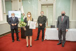 LH Hermann Schützenhöfer, Gerald Schöpfer und Georg Krainer überreichten an Birgit Moser-Plautz den Josef Krainer-Förderungspreis. 