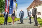 EU-Kommissar Johannes Hahn, Europaministerin Karoline Edtstadler, Landeshauptmann Hermann Schützenhöfer, Wissenschaftslandesrätin Barbara Eibinger-Miedl und Club Alpbach Steiermark-Vorsitzender Herwig Hösele (v.l.) beim Pfingstdialog 2021. © Foto Fischer; Nutzung bei Quellenangabe honorarfrei