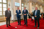 LH Hermann Schützenhöfer, LH-Stv. Anton Lang und FPÖ-Klubobmann Mario Kunasek überreichten Arnd Meißl das Goldene Ehrenzeichen des Landes Steiermark