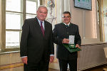 Der Mediziner Christian Kaulfersch wurde mit einem Großen Ehrenzeichen des Landes Steiermark geehrt.