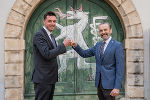 Georg Pessler folgt Günther Lippitsch (r.) als neuer Obmann der Landespersonalvertretung nach. Georg Pessler folgt Günther Lippitsch (r.) als neuer Obmann der Landespersonalvertretung nach.