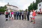 Stv. Kommandant der Tiroler Schützen Gerhard Biller, LR Beate Palfrader (Tirol), Landtagspräsidentin Manuela Khom, Bundesratspräsident im ersten Halbjahr 2021 Christian Buchmann, LH Hermann Schützenhöfer, LH Günther Platter (Tirol), Bundesratspräsident Peter Raggl (Tirol), Landtagspräsidentin Sonja Ledl-Rossmann (Tirol), LH-Stv. Josef Geisler (Tirol), LH-Stv. Ingrid Felipe (Tirol) und LR Gabriele Fischer (Tirol) (v.l.) bei der Vorsitzübergabe.