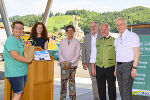 Auszeichnung von Barbara Größbauer aus Bad Gams: Gewinnerin Barbara Größbauer, Referatsleiterin Ingrid Winter, Fachgruppenobfrau KommR Daniela Müller-Mezin, ORF Steiermark Landesdirektor Gerhard Koch, Obmann des Dachverbandes der steirischen Abfallwirtschaftsverbände Wolfgang Neubauer und Nachhaltigkeitslandesrat Hans Seitinger (v.l.). © Pixelmaker.at; Nutzung bei Quellenangabe honorarfrei Auszeichnung von Barbara Größbauer aus Bad Gams: Gewinnerin Barbara Größbauer, Referatsleiterin Ingrid Winter, Fachgruppenobfrau KommR Daniela Müller-Mezin, ORF Steiermark Landesdirektor Gerhard Koch, Obmann des Dachverbandes der steirischen Abfallwirtschaftsverbände Wolfgang Neubauer und Nachhaltigkeitslandesrat Hans Seitinger (v.l.).