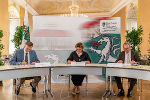 Unterzeichneten gemeinsam den Vertrag: Christoph Leditznig, Landesrätin Ursula Lackner und Rudolf Freidhager (v.l.) © Foto: Land Steiermark/Streibl; bei Quellenangabe honorarfrei Unterzeichneten gemeinsam den Vertrag: Christoph Leditznig, Landesrätin Ursula Lackner und Rudolf Freidhager (v.l.)