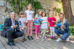 Gemeinsam mit Kindern präsentierten Bildungslandesrätin Juliane Bogner-Strauß und Stadtrat Kurt Hohensinner die Sicherheitsmaßnahmen für den Start im Herbst. 