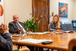 LH Hermann Schützenhöfer und LR Juliane Bogner-Strauß berieten gemeinsam mit den Verantwortlichen über die zukünftige Vorgangsweise für den "Dritten Stich" © Foto: Land Steiermark/Streibl; bei Quellenangabe honorarfrei LH Hermann Schützenhöfer und LR Juliane Bogner-Strauß berieten gemeinsam mit den Verantwortlichen über die zukünftige Vorgangsweise für den "Dritten Stich"