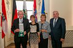 Bouffier (l.) und Schützenhöfer (r.) mit ihren Gattinnen Ursula und Marianne. © Land Steiermark/Frankl; bei Quellenangabe honorarfrei Bouffier (l.) und Schützenhöfer (r.) mit ihren Gattinnen Ursula und Marianne.