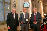 Mit dem Großen Ehrenzeichen des Landes Steiermark wurde der ehemalige Vorstand der Steiermärkischen Krankenanstaltengesellschaft Klaus Fankhauser ausgezeichnet. 
