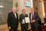 Mit dem Großen Ehrenzeichen des Landes Steiermark wurde der ehemalige Stadtpolizeikommandant von Graz Kurt Kemeter geehrt. 