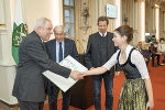 LH Hermann Schützenhöfer und Gerald Schöpfer überreichten den Josef Krainer-Förderungspreis an Christina Laura Kainz (Werkstoffwissenschaften).