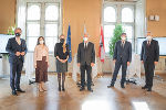 LR Christopher Drexler, LR Doris Kampus, LR Juliane Bogner-Strauß, Aufsichtsratsvorsitzender Günter Dörflinger, Finanzvorstand Ernst Fartek und Vorstandsvorsitzender Gerhard Stark (v.l.) bei der Präsentation von "KAGes Reshape 2030". © LandSteiermark/Binder, bei Quellenangabe honorarfrei