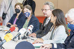 Die Stadt Graz und das Land Steiermark kooperieren bei der Urkaine-Hilfe: Vizebürgermeisterin Judith Schwentner, Bürgermeisterin Elke Kahr, Landesrat Christopher Drexler und Landesrätin Doris Kampus (v.l.) in der Messehalle D in Graz.