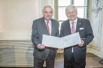 Wolfgang Schinagl wurde von LH Hermann Schützenhöfer der Berufstitel "Professor" verliehen. © Bild: Land Steiermark/Foto Fischer; Verwendung bei Quellenangabe honorarfrei Wolfgang Schinagl wurde von LH Hermann Schützenhöfer der Berufstitel "Professor" verliehen.