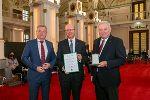 LH-Stv. Anton Lang, Manfred Scaria, LH Hermann Schützenhöfer (v.l) © LandSteiermark/ Robert Frankl, bei Quellenangabe honorarfrei LH-Stv. Anton Lang, Manfred Scaria, LH Hermann Schützenhöfer (v.l)
