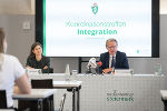 Im Anschluss an das Koordinationstreffen berichteten Doris Kampus und Christopher Drexler im Rahmen einer Pressekonferenz von den Ergebnissen. Im Anschluss an das Koordinationstreffen berichteten Doris Kampus und Christopher Drexler im Rahmen einer Pressekonferenz von den Ergebnissen.