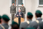 LH Hermann Schützenhöfer hieß die neu ernannten Offiziere und Unteroffiziere willkommen. © Bilder: Land Steiermark/Robert Binder; Verwendung bei Quellenangabe honorarfrei LH Hermann Schützenhöfer hieß die neu ernannten Offiziere und Unteroffiziere willkommen.