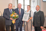 Gerald Schöpfer, LH Hermann Schützenhöfer, Preisträgerin Elisabeth Rossegger, Michael Krainer (v.l.)