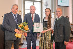 Gerald Schöpfer, LH Hermann Schützenhöfer, Preisträgerin Sanja Vranjes-Wessely, Michael Krainer (v.l.)