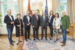 LR Christopher Drexler, LR Ursula Lackner, LH-Stv. Anton Lang, LH Hermann Schützenhöfer, EU-Kommissar Johannes Hahn, LR Barbara Eibinger-Miedl, LR Doris Kampus, LR Johann Seitinger (v.l.). © LandSteiermark/Fischer LR Christopher Drexler, LR Ursula Lackner, LH-Stv. Anton Lang, LH Hermann Schützenhöfer, EU-Kommissar Johannes Hahn, LR Barbara Eibinger-Miedl, LR Doris Kampus, LR Johann Seitinger (v.l.).
