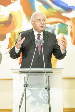 LH Hermann Schützenhöfer zieht sich mit Anfang Juli von der Regierungsspitze zurück. © Land Steiermark/Foto Fischer; Verwendung bei Quellenangabe honorarfrei LH Hermann Schützenhöfer zieht sich mit Anfang Juli von der Regierungsspitze zurück.