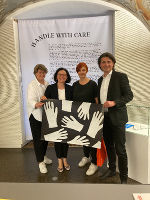 Eröffneten gemeinsam die neue Ausstellung: Direktorin Katharina Kocher-Lichem, LAbg. Sandra Holasek, Kuratorin Christiane Kada und A9-Leiter Patrick Schnabl (v.l.) © Foto: Landesbibliothek; bei Quellenangabe honorarfrei Eröffneten gemeinsam die neue Ausstellung: Direktorin Katharina Kocher-Lichem, LAbg. Sandra Holasek, Kuratorin Christiane Kada und A9-Leiter Patrick Schnabl (v.l.)