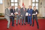 Günter Grasmuck, Ewald Pfleger, LH-Stv. Anton Lang, LH Hermann Schützenhöfer, Herwig Rüdisser, Kurt René Plisnier (v.l.).  © LandSteiermark/Fischer; bei Quellenangabe honorarfrei