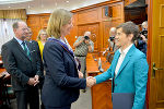 LR Barbara Eibinger-Miedl mit Premierministerin Ana Brnabić in Belgrad.