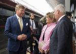 Landeshauptmann Hermann Schützenhöfer mit Gattin Marianne und König Willem-Alexander am Hauptbahnhof in Graz.