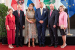 Doris Schmidauer und Bundespräsident Alexander Van der Bellen, Königin Máxima und König Willem-Alexander, LH Hermann Schützenhöfer und Marianne Schützenhöfer (v.l.) beim Empfang in der Aula der Alten Universität in Graz.