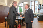 Angelobung von Landesrat Werner Amon (r.) durch Landeshauptmann Christopher Drexler (l.). © Land Steiermark/Robert Binder; Verwendung bei Quellenangabe honorarfrei Angelobung von Landesrat Werner Amon (r.) durch Landeshauptmann Christopher Drexler (l.).