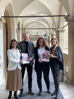 Die Landesrätinnen Doris Kampus (l.) und Juliane Bogner-Strauß (r.) präsentierten mit Michaela Gosch (Verein Frauenhäuser Steiermark) und Christian Scambor (Männerberatung Steiermark) die steirische Gewaltschutzstrategie. © KK