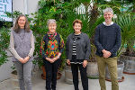 Karin Hochegger (Blühstreifen-Projekt Liezen), „Silberdistel“-Stifterin Marianne Graf, LR Ursula Lackner und Bernhard Remich von der Naturschutzakademie Steiermark (v.l.).