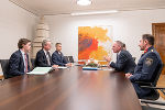 Innenminister Gerhard Karner gastierte zu Gesprächen bei Landeshauptmann Christopher Drexler in der Grazer Burg.
© Land Steiermark/ Binder Innenminister Gerhard Karner gastierte zu Gesprächen bei Landeshauptmann Christopher Drexler in der Grazer Burg.