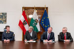Landespolizeidirektor Gerald Ortner, Landeshauptmann Christopher Drexler, Innenminister Gerhard Karner, Landeshauptmann-Stellvertreter Anton Lang (v.l.). © LandSteiermark/Binder, bei Quellenangabe honorarfrei Landespolizeidirektor Gerald Ortner, Landeshauptmann Christopher Drexler, Innenminister Gerhard Karner, Landeshauptmann-Stellvertreter Anton Lang (v.l.).