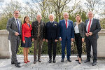 Die steirische Landesregierung erhöht die Seniorenförderung um 50 Prozent: LH Christopher Drexler, LH-Stv. Anton Lang, Soziallandesrätin Doris Kampus und Landesrätin Juliane Bogner-Strauß mit den Vertretern der steirischen Seniorenverbände: Erich Hafner (Seniorenbeiratsvorsitzender), Georg Hammerl und Klaus Stanzer.