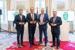 Präsentation des steirischen Pakets zur Elementarpädagogik: KO Hannes Schwarz, LH Christopher Drexler, LH-Stv. Anton Lang und LR Werner Amon (v.l.). © Land Steiermark/Robert Binder; Verwendung bei Quellenangabe honorarfrei Präsentation des steirischen Pakets zur Elementarpädagogik: KO Hannes Schwarz, LH Christopher Drexler, LH-Stv. Anton Lang und LR Werner Amon (v.l.).