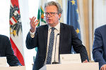 LH Christopher Drexler: „Mit diesem Qualitätspaket steuert die Steiermark in die richtige Richtung.“ © Land Steiermark/Robert Binder; Verwendung bei Quellenangabe honorarfrei LH Christopher Drexler: „Mit diesem Qualitätspaket steuert die Steiermark in die richtige Richtung.“