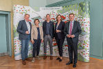 Auftaktveranstaltung "Starke Zentren": Bgm. Erwin Dirnberger, LR Ursula Lackner, Stadtpräsident Mathias Müller, LR Barbara Eibinger-Miedl und Bgm. Kurt Wallner (v.l.) © Land Steiermark/Robert Binder; Verwendung bei Quellenangabe honorarfrei