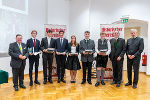 Gewinnerinnen und Gewinner der Wartinger-Medaille vom Bischöflichen Gymnasium Augustinum.