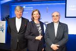 Herwig Hösele (Koordinator Pfingstdialog Geist & Gegenwart), Barbara Eibinger-Miedl (Wissenschaftslandesrätin) und Willhelm Krautwaschl (Diözesanbischof Diözese Graz-Seckau) (v.l.) © Foto Fischer; bei Quellenangabe honorarfrei Herwig Hösele (Koordinator Pfingstdialog Geist & Gegenwart), Barbara Eibinger-Miedl (Wissenschaftslandesrätin) und Willhelm Krautwaschl (Diözesanbischof Diözese Graz-Seckau) (v.l.)