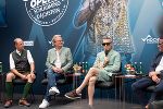 LH Drexler bei der PK mit Robbie Williams © Land Steiermark; Verwendung bei Quellenangabe honorarfrei LH Drexler bei der PK mit Robbie Williams