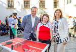 Sozialtag im Landhaushof: Special Olympics-Vizepräsident Phillipp Bodzenta und Soziallandesrätin Doris Kampus mit einer Sportlerin. © Land Steiermark/Robert Frankl; Verwendung bei Quellenanagabe honorarfrei Sozialtag im Landhaushof: Special Olympics-Vizepräsident Phillipp Bodzenta und Soziallandesrätin Doris Kampus mit einer Sportlerin.