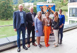 Die steirische Tierschutzombudsfrau mit den Referentinnen und Referenten der Fachtagung am Steiermarkhof: Martin Huth, Thomas Mühlbacher, Kathrin Jarz, Barbara Fiala-Köck, Birgit Stetina und Claudia Tatzl (v.l.). © Land Steiermark; Verwendung bei Quellenangabe honorarfrei Die steirische Tierschutzombudsfrau mit den Referentinnen und Referenten der Fachtagung am Steiermarkhof: Martin Huth, Thomas Mühlbacher, Kathrin Jarz, Barbara Fiala-Köck, Birgit Stetina und Claudia Tatzl (v.l.).