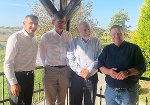 Treffen in Međimurje: Stjepan Mesić (3.v.l.), Kroatiens Staatspräsident von 2000 bis 2010, traf bei der Weinlese mit LR Werner Amon (r.) zusammen. © Land Steiermark; Verwendung bei Quellenangabe honorarfrei Treffen in Međimurje: Stjepan Mesić (3.v.l.), Kroatiens Staatspräsident von 2000 bis 2010, traf bei der Weinlese mit LR Werner Amon (r.) zusammen.